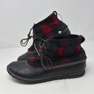 SOREL Out N About Plus Buffalo Plaid Duck Boots Women’s 7.5 STORE MODEL